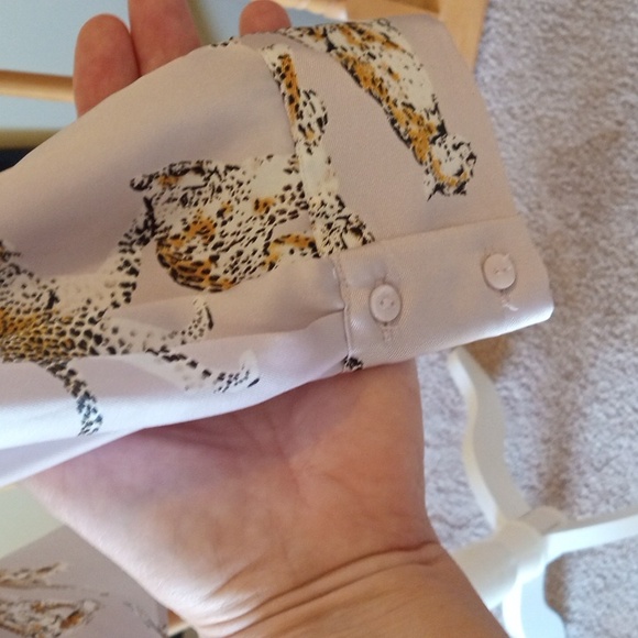 Zara button down animal leopard print long sleeves blouse top EUC - Picture 5 of 9